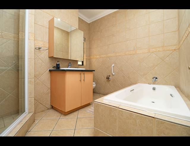 3 BEDROOM HOUSE FOR SALE IN WAVERLEY